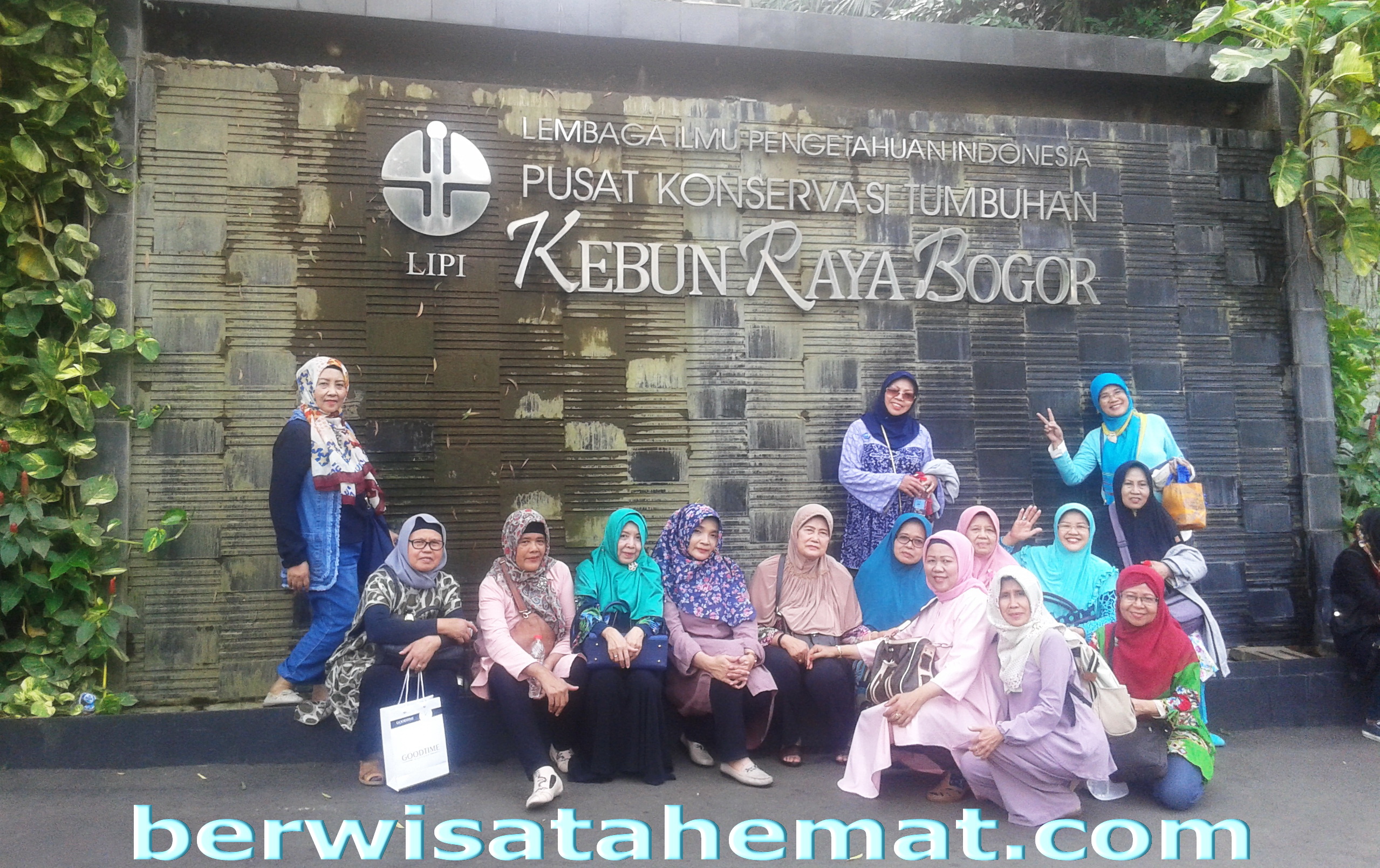 Paket Tour Taman Safari dan Tour Bogor