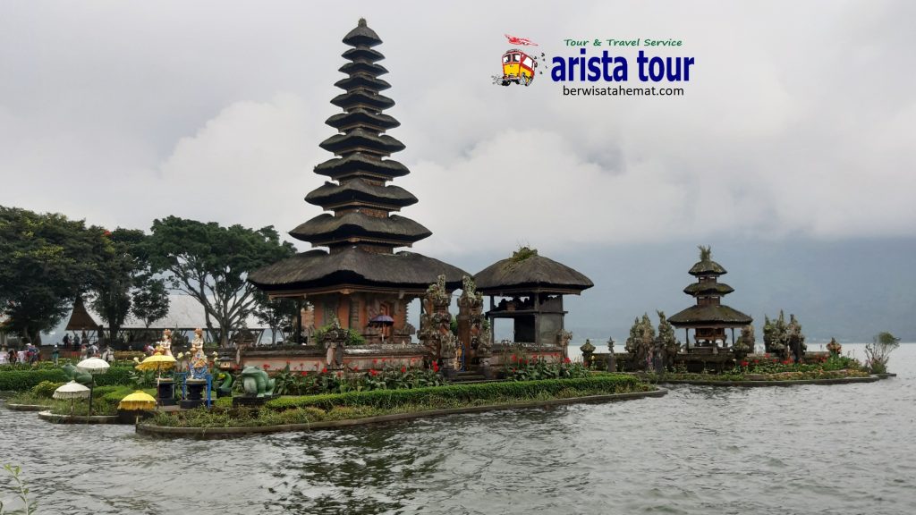 Paket Wisata Bali dari Bandung - Pura Ulun Danu Bali