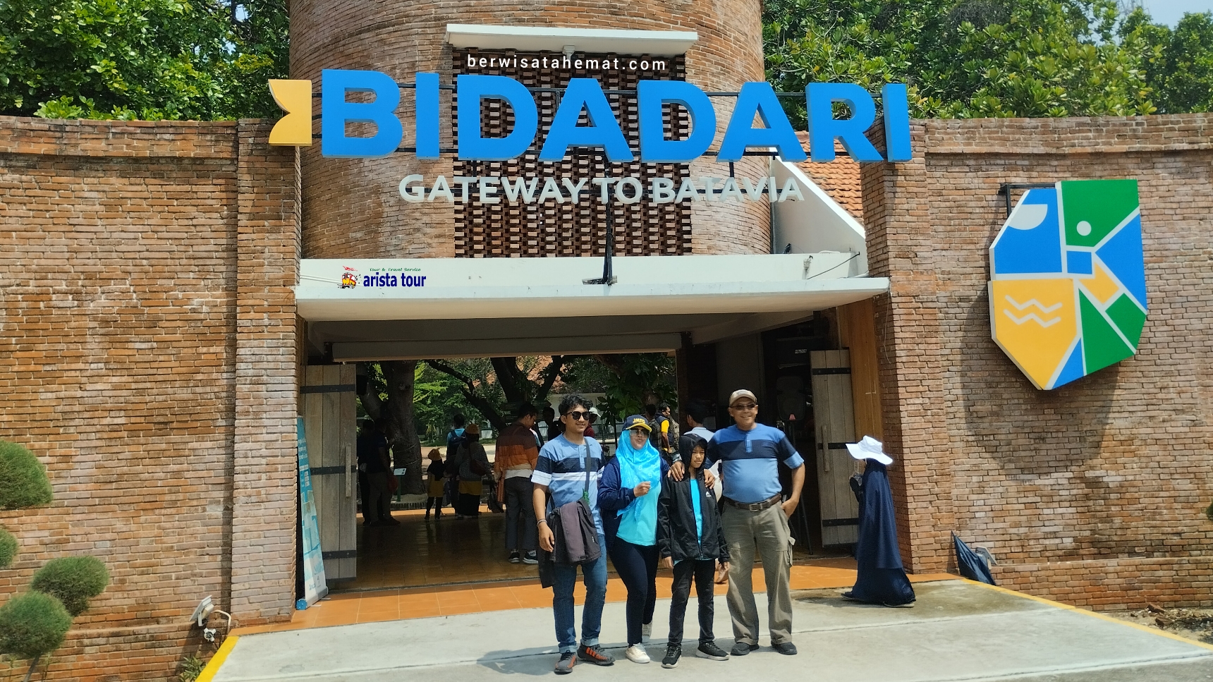 Paket Wisata Pulau Bidadari Tour start Bandung